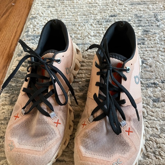 On Cloud Womens X 3 Pink Running shoe Womens 7.5 - used condition - Picture 2 of 3